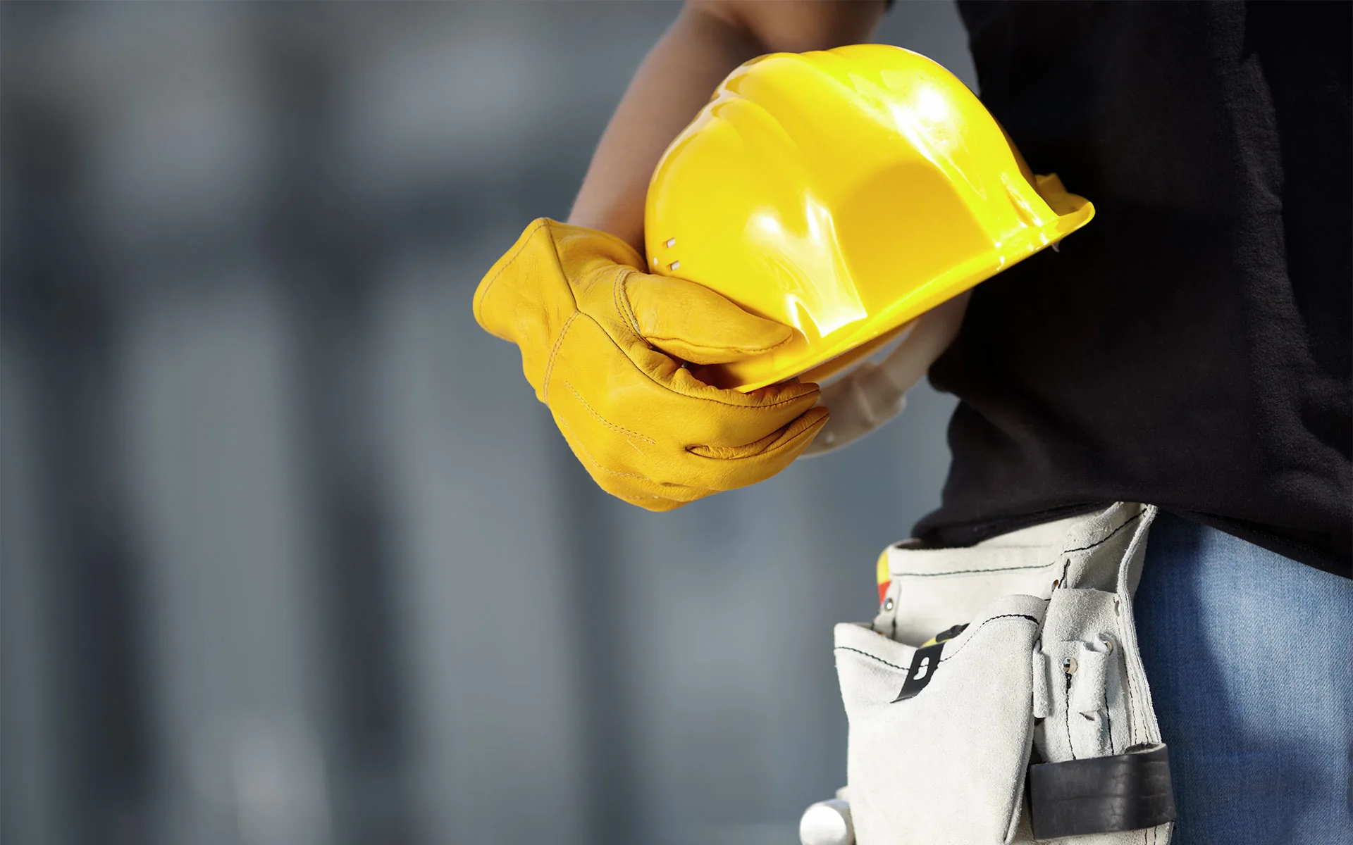 Commercial low-slope roof installation